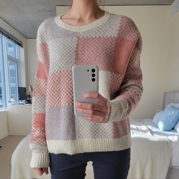 Abercrombie & Fitch Plaid Crew Sweater Pink Patter Size S Women's - Picture 11 of 11